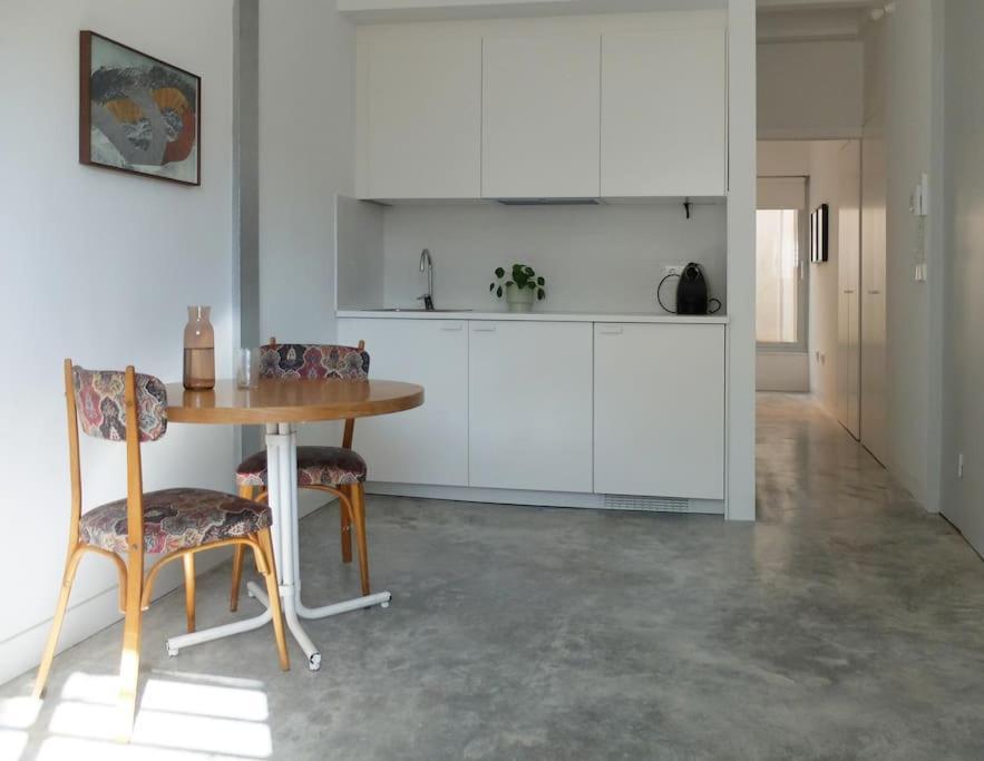 Design Apartment Near City Center, Cool Popular Neighborhood Севиля Екстериор снимка